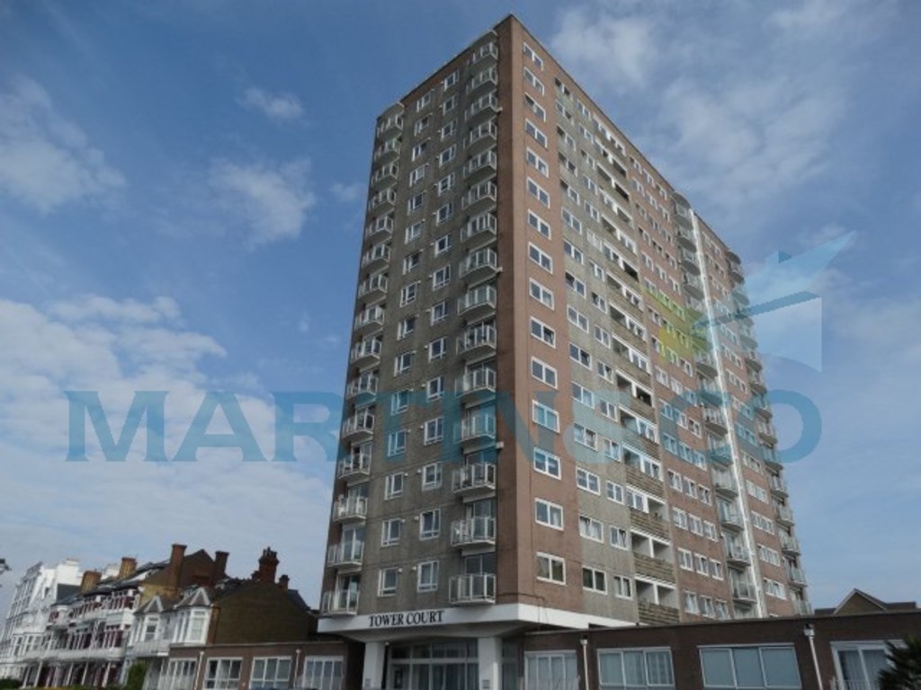 Martin & Co SouthendonSea 3 bedroom Flat Let in Tower court, Westcliff
