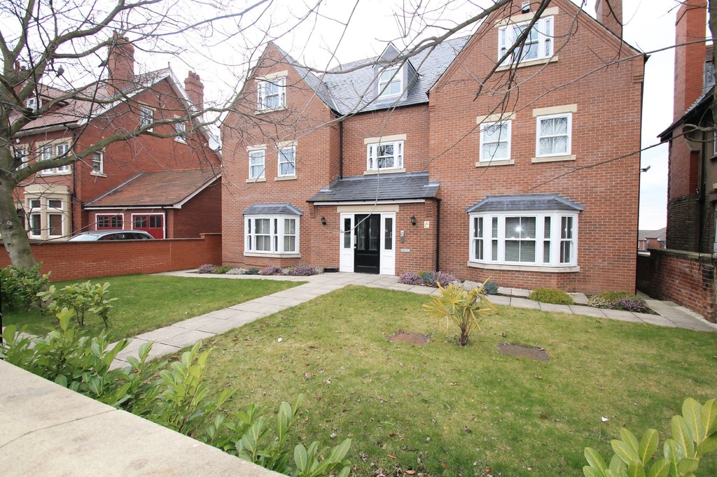 Martin & Co Doncaster 2 bedroom Apartment Let in Thorne Road, Wheatley