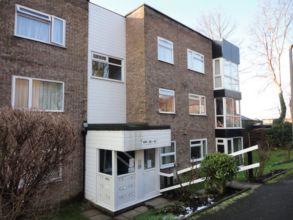 Martin & Co Manchester Prestwich 2 bedroom Flat Let in Brentwood Court