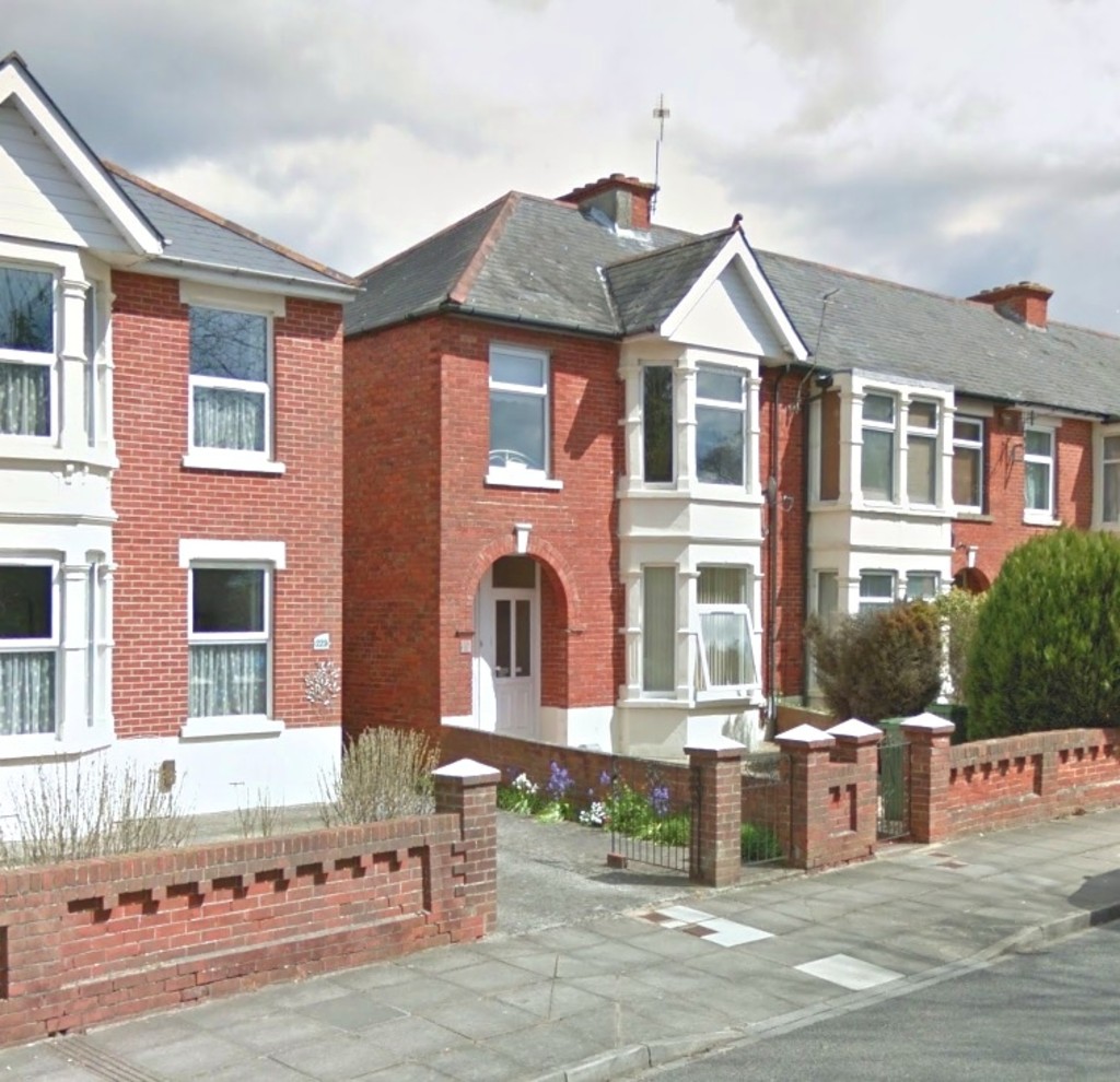 Martin & Co Portsmouth 2 bedroom Flat Let in Tangier Road, Baffins