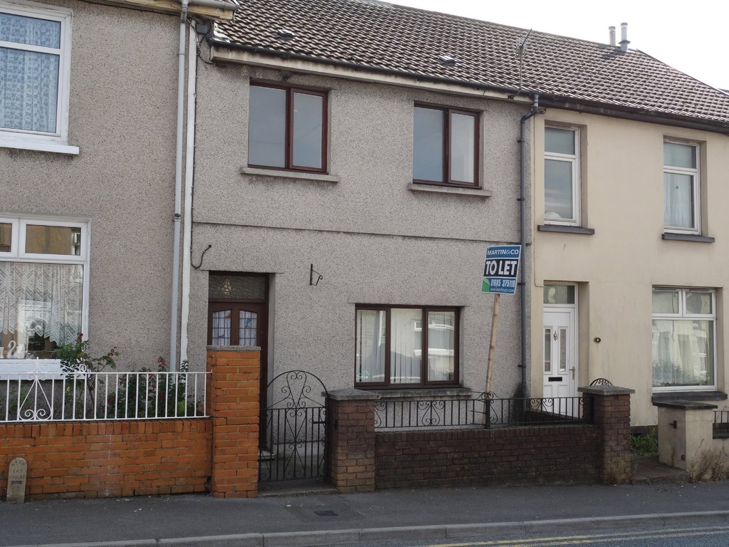 Martin & Co Merthyr Tydfil 3 bedroom Terraced House Let in Arfryn