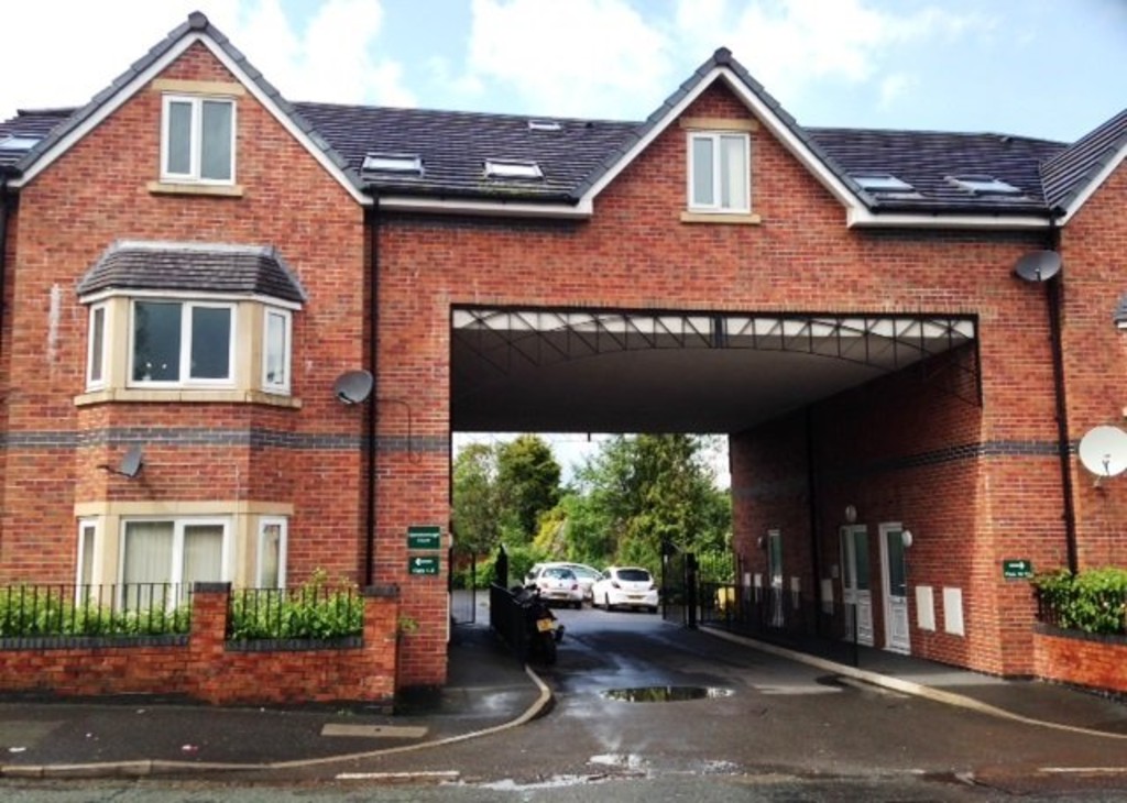 Martin & Co Crewe 2 bedroom Apartment Let in Gainsborough Court
