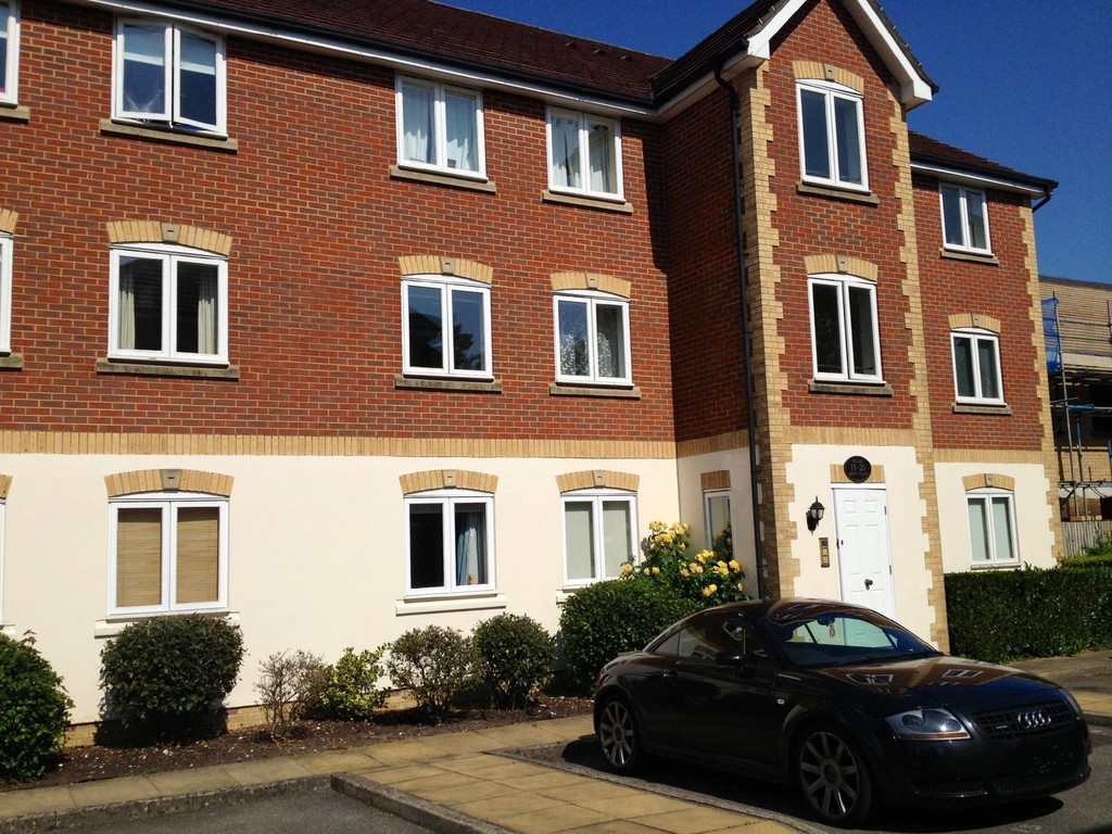 Martin & Co Caterham 2 bedroom Apartment Let in Caterham on the Hill