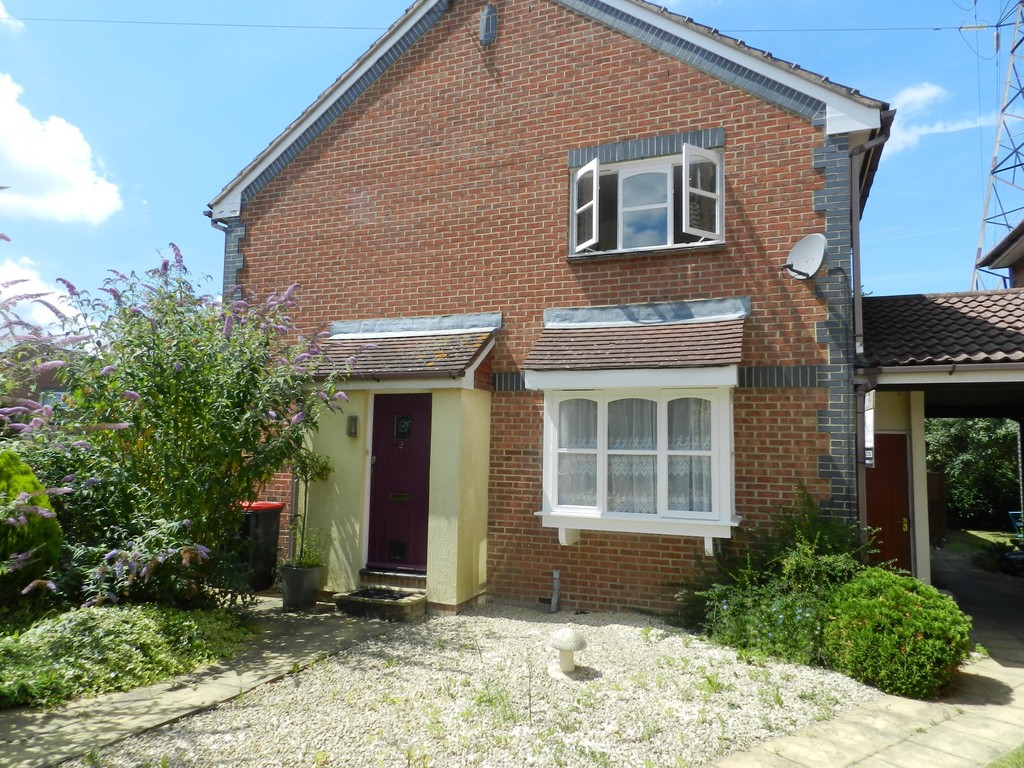 Martin & Co Crawley 1 bedroom End of Terrace House Let in Maidenbower
