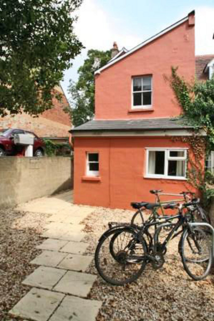 Martin & Co Oxford 1 bedroom Flat Let Agreed in Abingdon Road, Oxford