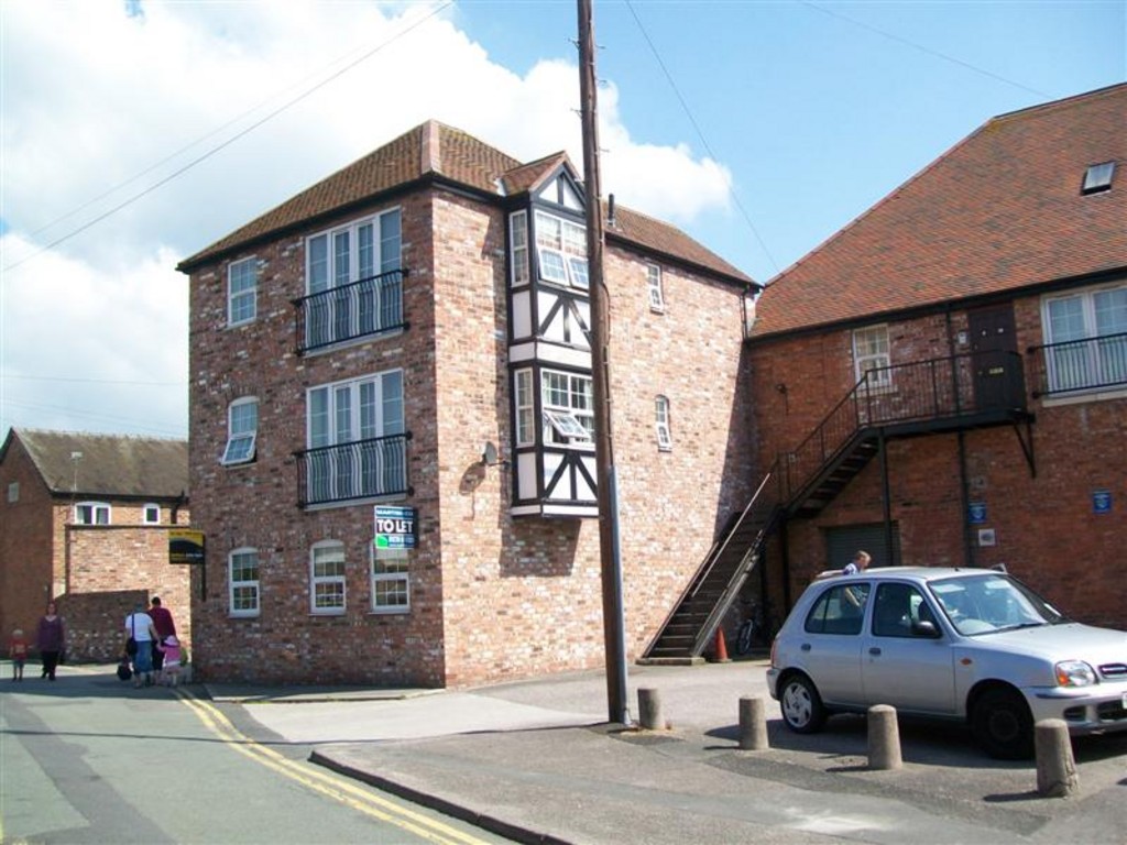 Martin & Co Nantwich 2 bedroom Apartment to rent in Kensington Court