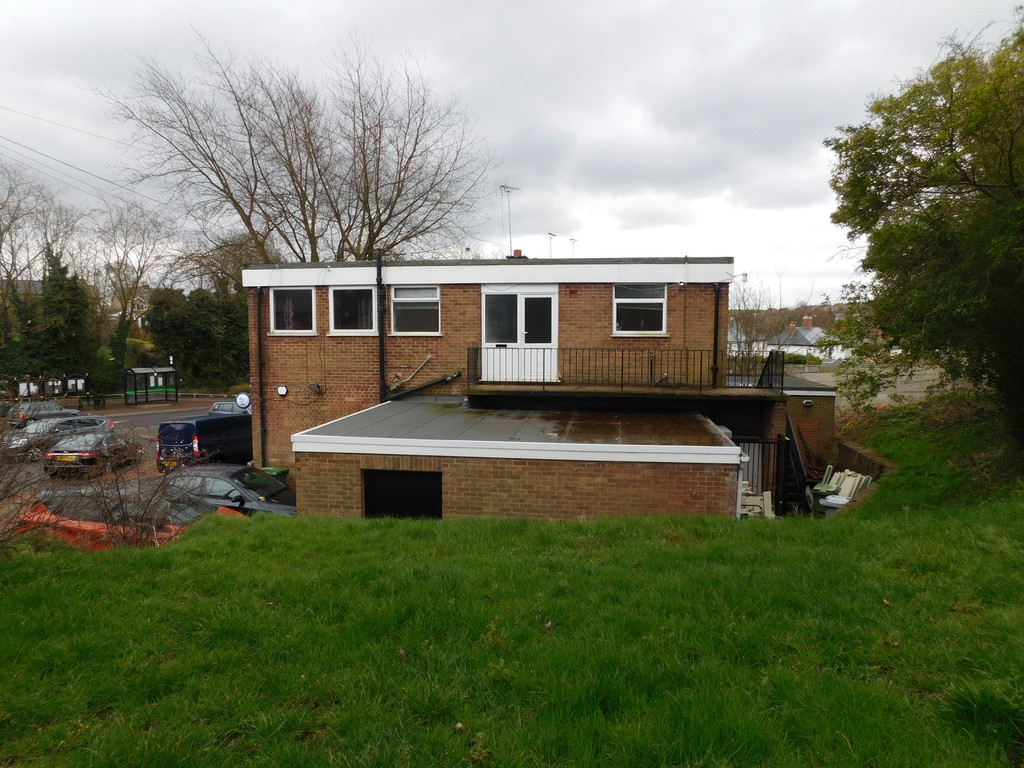 Martin & Co Mansfield 3 bedroom Flat Let in Mansfield Road, Blidworth