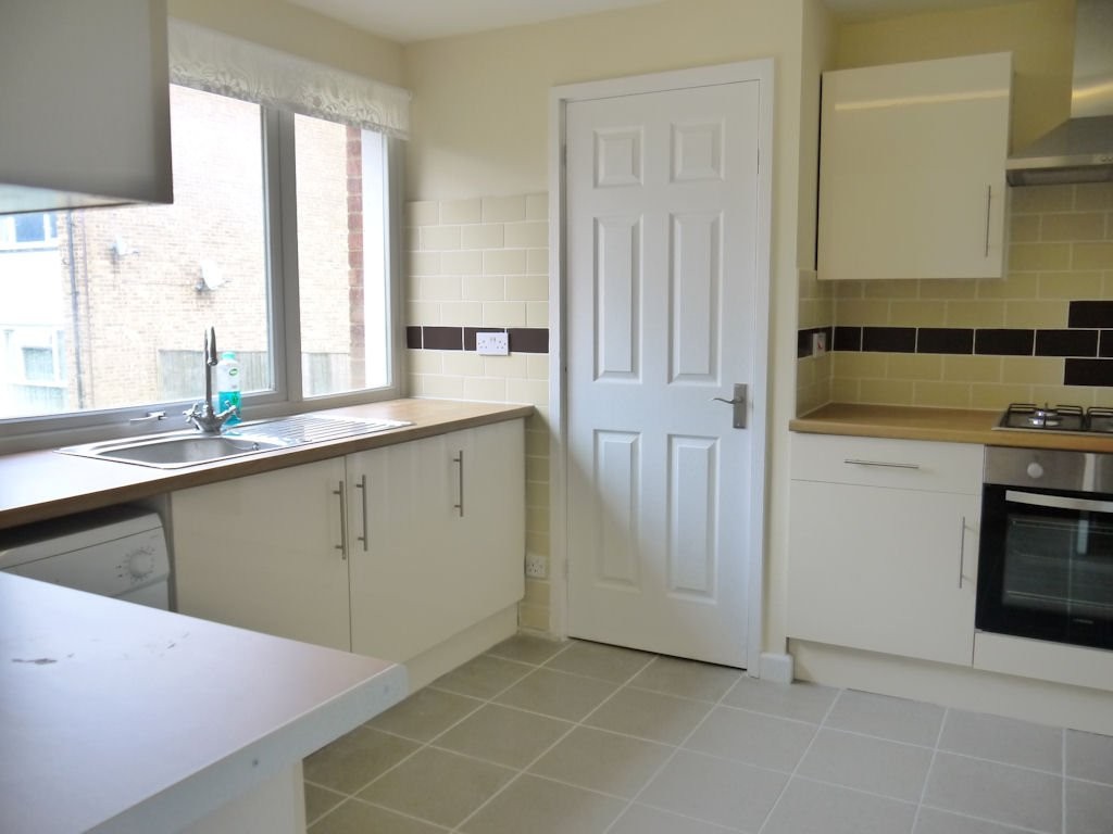 Martin Co Guildford 3 Bedroom End Of Terrace House Let In Park