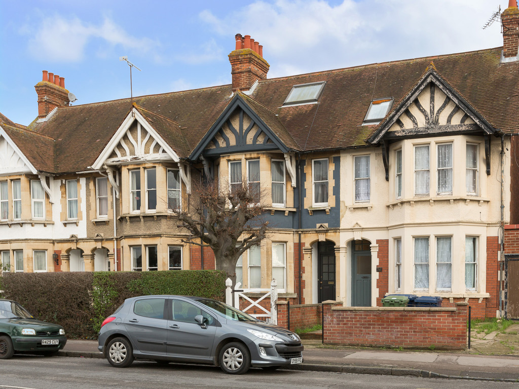 Martin & Co Oxford 8 bedroom Terraced House to rent in STUDENT LIVING