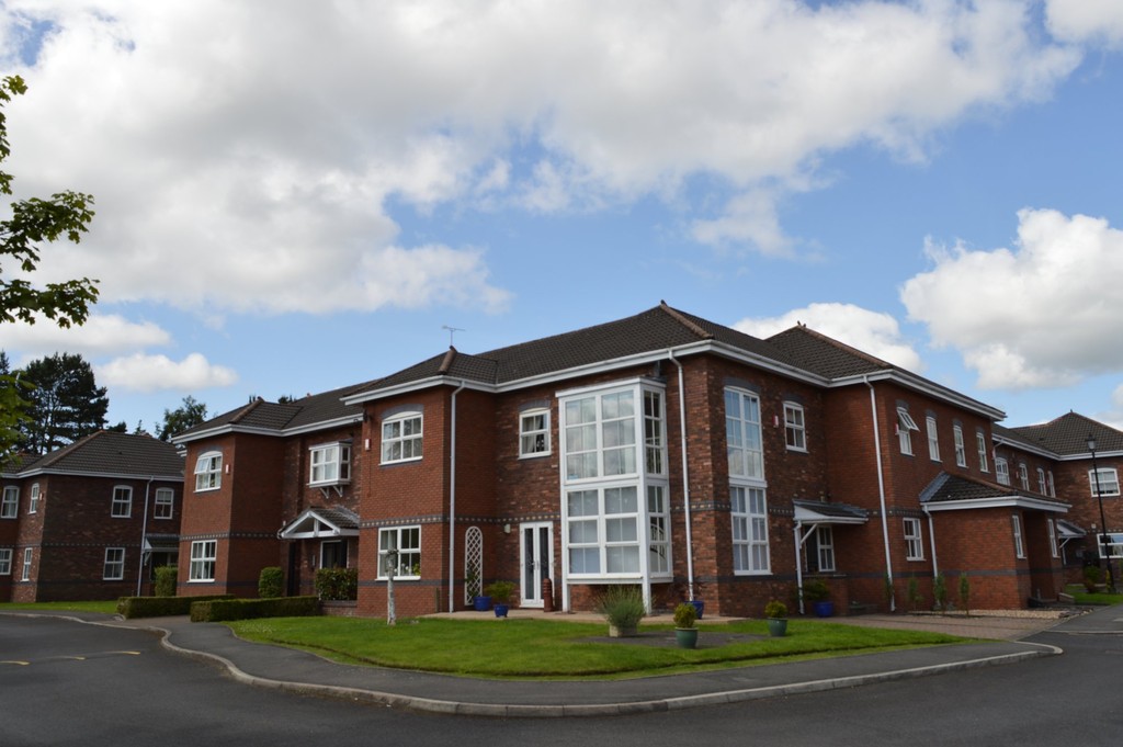 Martin & Co Rochdale 3 bedroom Penthouse Let in Bamford, Rochdale