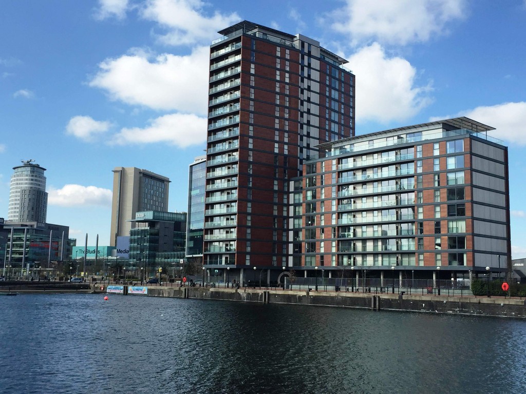 Martin Co Manchester Central 2 Bedroom Apartment To Rent In City City Lofts Salford Quays M50 Image 1