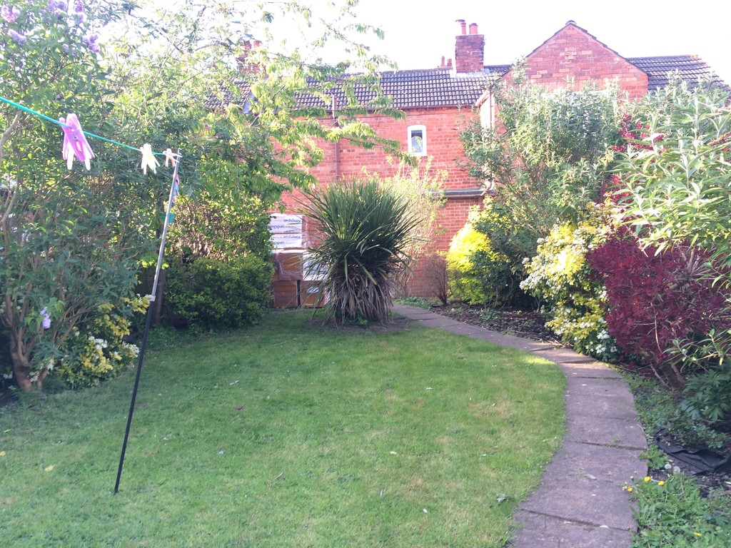 Martin & Co Worcester 2 bedroom Terraced House Let in Blanquettes