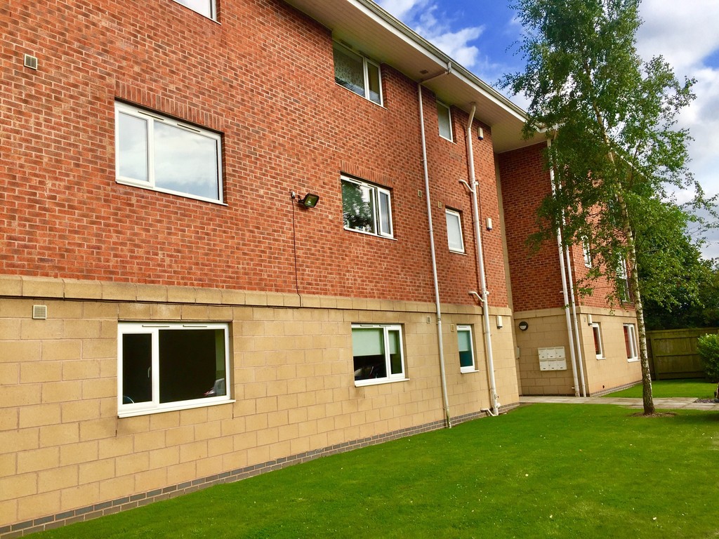 Martin & Co Mansfield 2 bedroom Apartment Let in The Lodge, Lowmoor Road, Kirkby In Ashfield