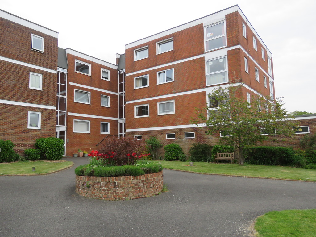 Martin & Co Burgess Hill 2 bedroom Flat Let in St Lukes Court, Crescent Way
