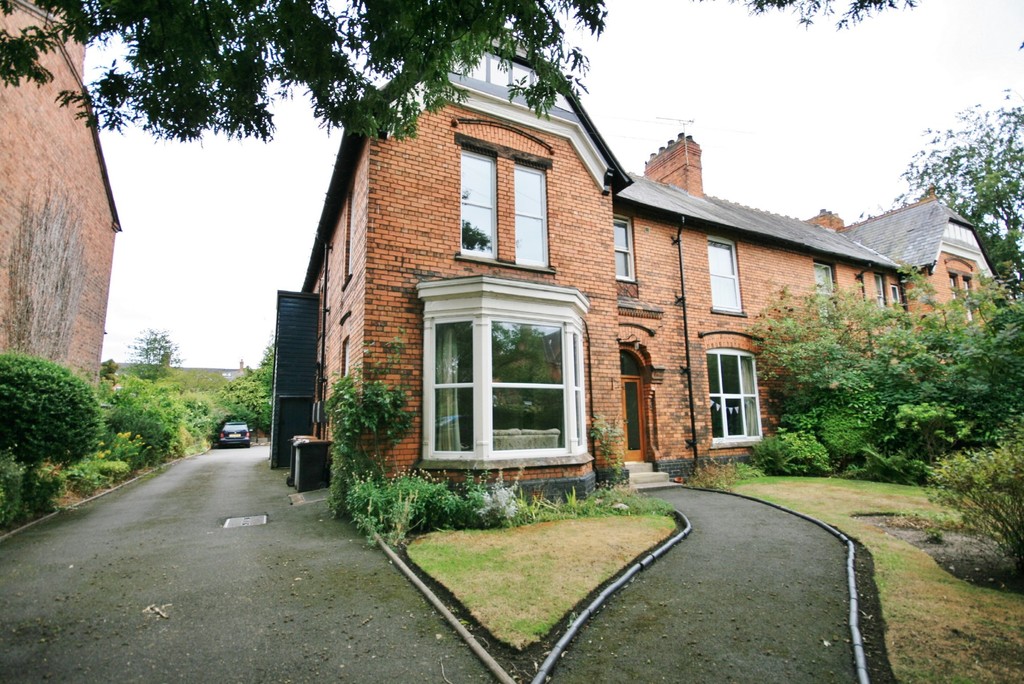 Martin & Co Nantwich 3 bedroom Apartment Let in Wellington Road, Nantwich