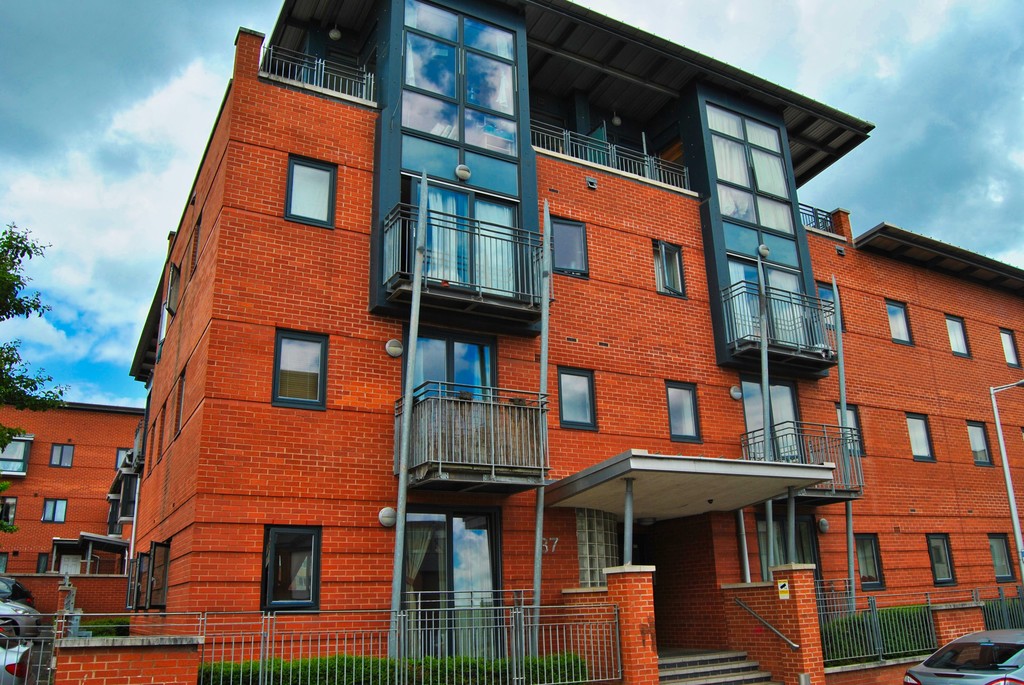 Martin & Co Solihull 1 bedroom Apartment Let in Rickman Drive, Birmingham