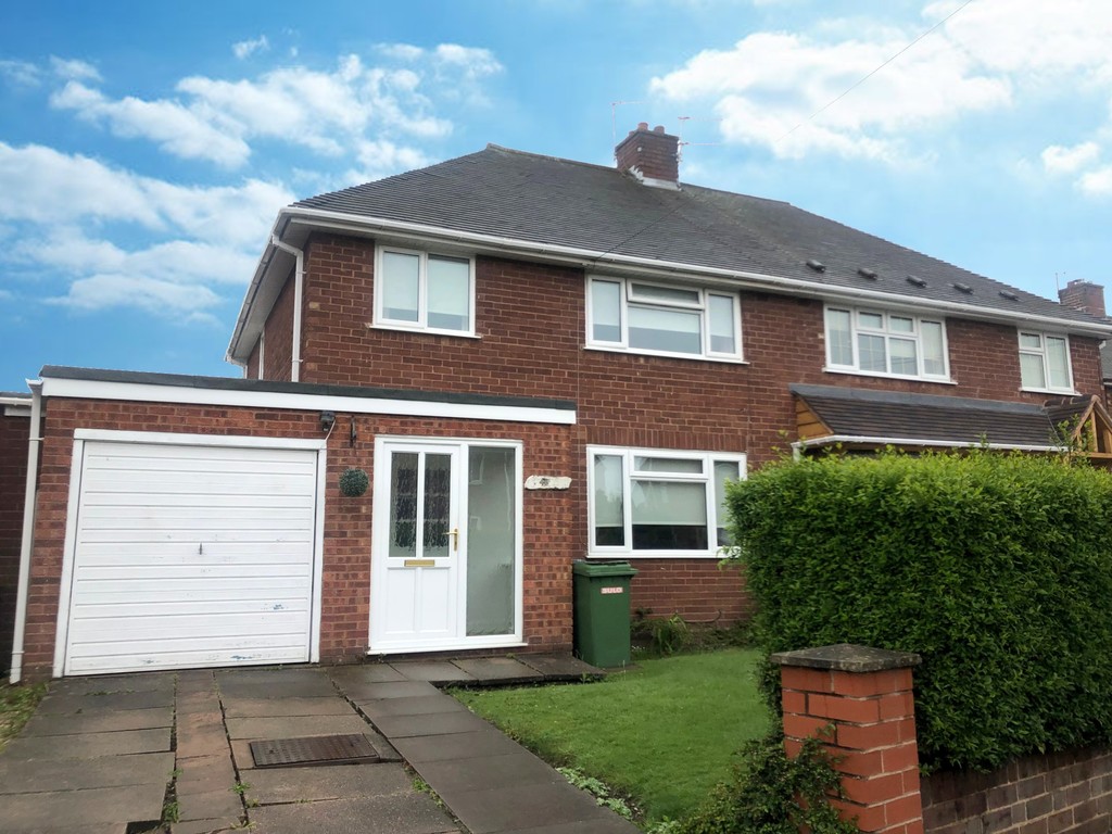 Martin & Co Wolverhampton 3 bedroom SemiDetached House Let in Newey