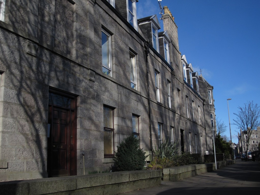 Martin & Co Aberdeen 3 bedroom Apartment to rent in Whitehall Place ... Martin & Co Aberdeen 3 bedroom Apartment to rent in Whitehall Place ...