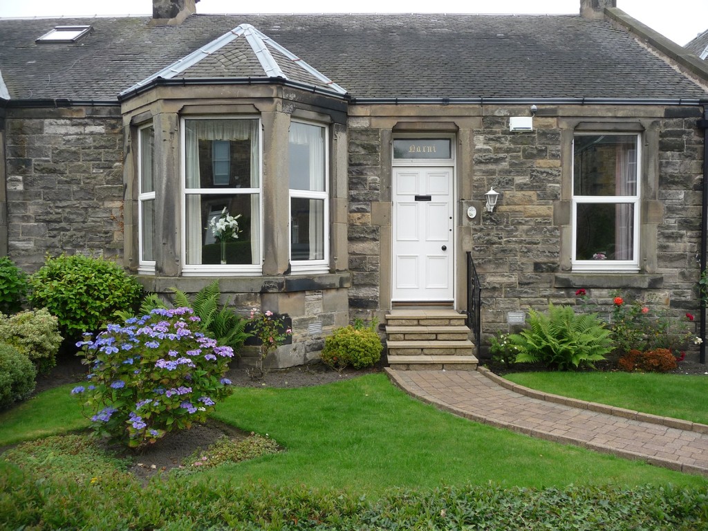 Martin & Co Kirkcaldy 2 bedroom SemiDetached Bungalow Let in