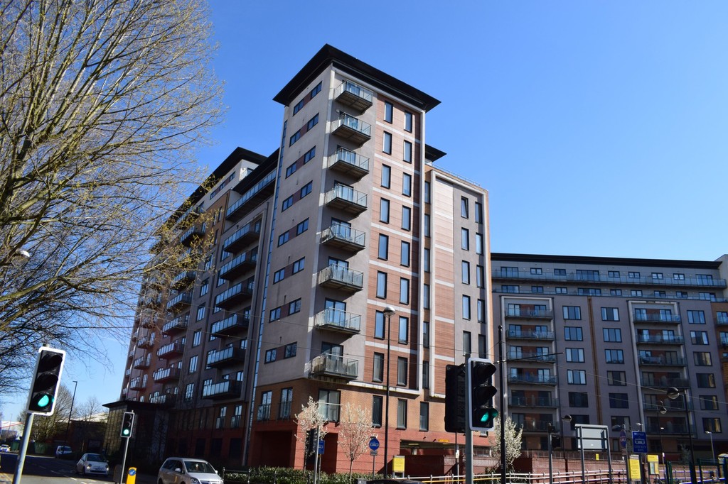 Martin & Co Manchester Central 2 bedroom Apartment to rent in XQ7