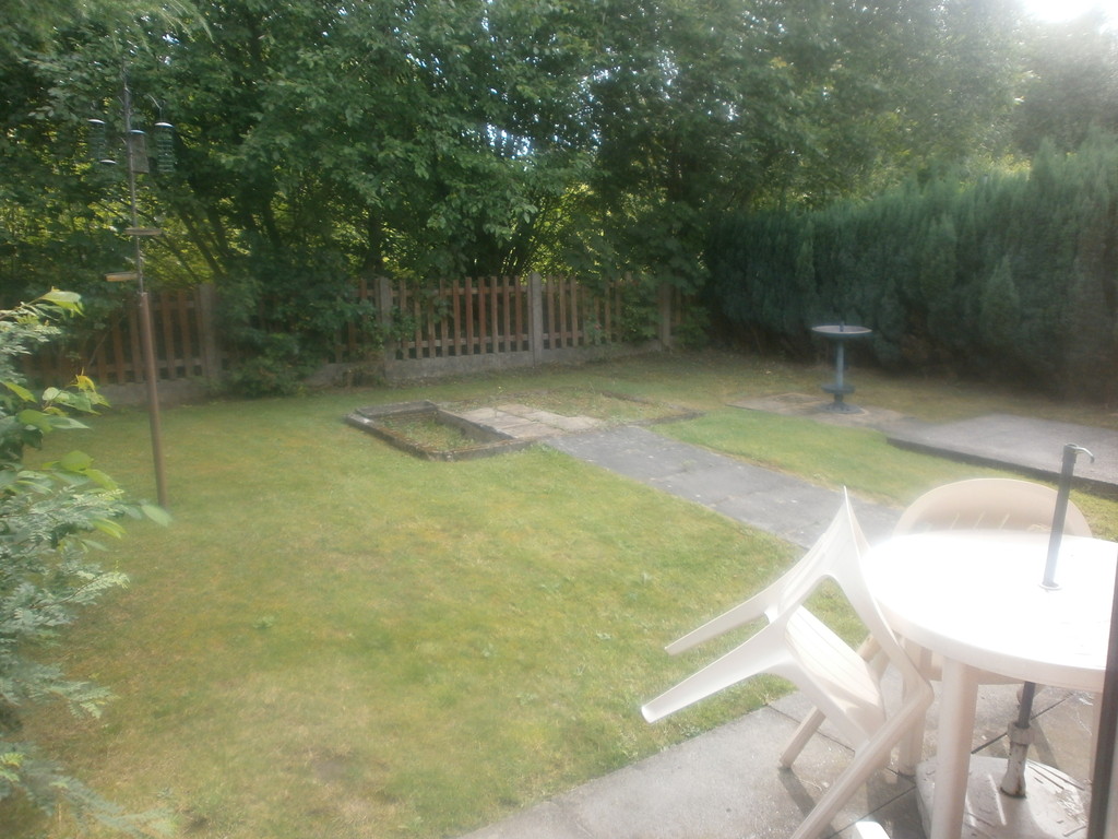 Martin & Co Stockport 2 bedroom Detached Bungalow Let in Old Oak Drive