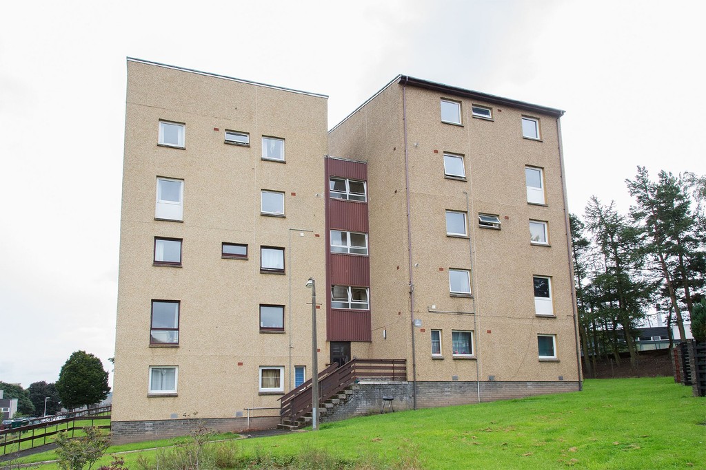 Martin & Co Dundee 2 bedroom Let in Tweed Crescent, Dundee