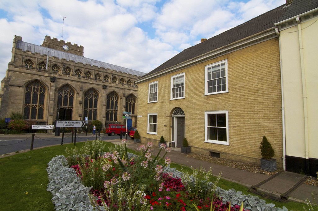 Martin Co Bury St Edmunds 6 Bedroom Town House Let In Crown