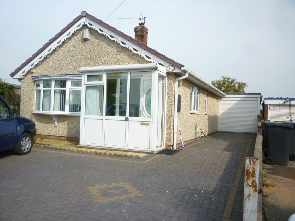 Martin & Co Macclesfield 2 bedroom Detached Bungalow Let in Dales Close