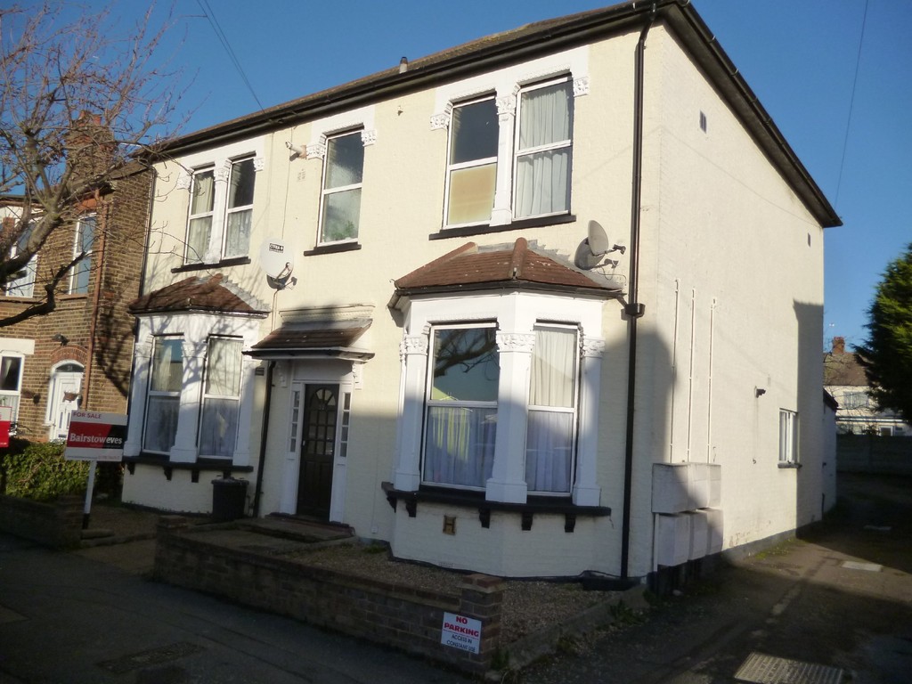 Martin Co Romford 1 Bedroom Flat Let In Hainault Road