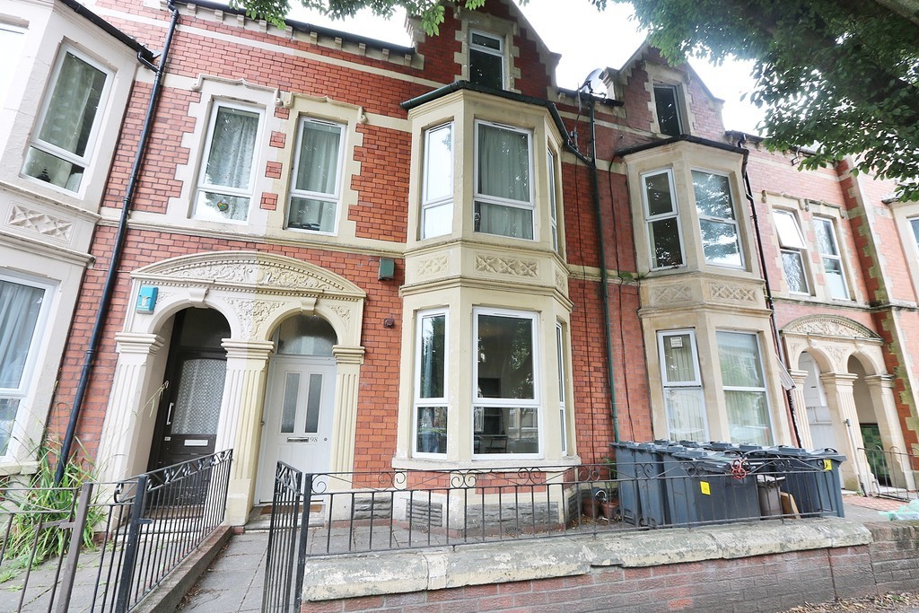 Martin & Co Cardiff 1 bedroom Ground Floor Flat Let in Connaught Road, Roath