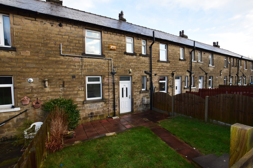 Martin & Co Huddersfield 3 bedroom Terraced House to rent in Farfield