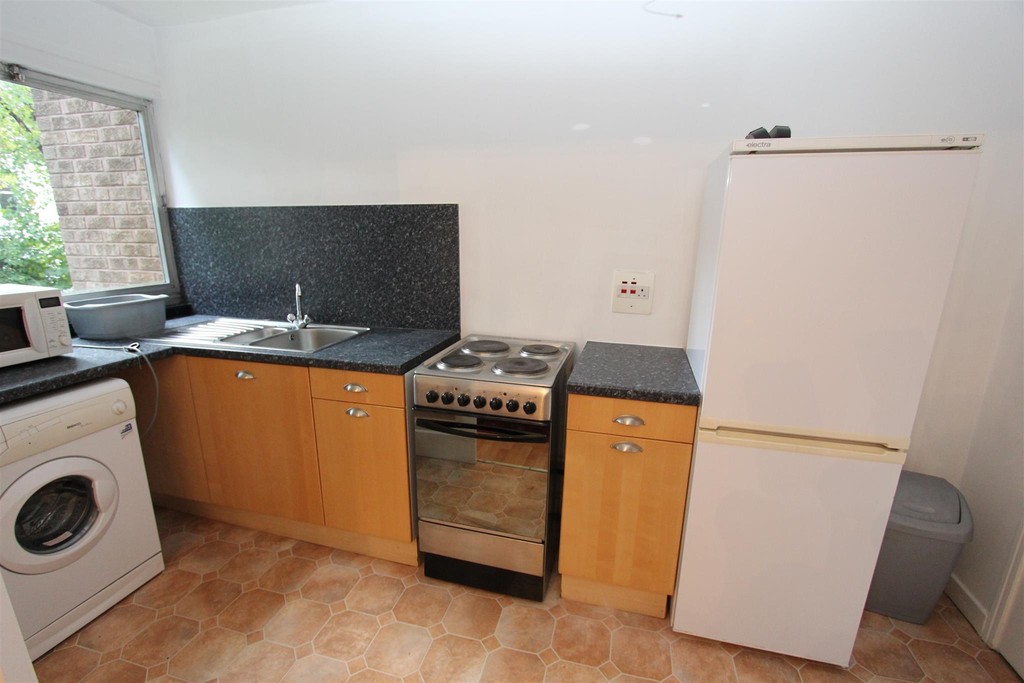 Martin Co Glasgow Shawlands 1 Bedroom Flat Let In