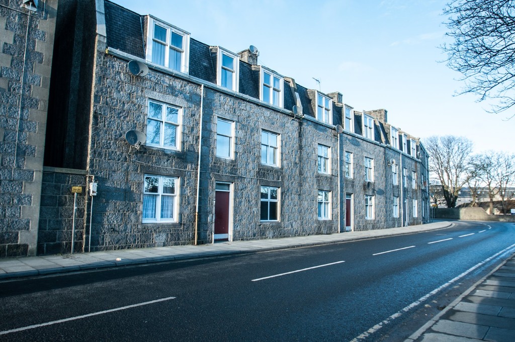 Martin & Co Aberdeen 2 bedroom Flat To Let in Park Road, Aberdeen