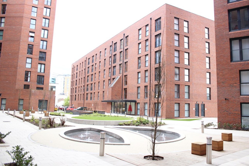 Martin Co Manchester Central 2 Bedroom Apartment Let In