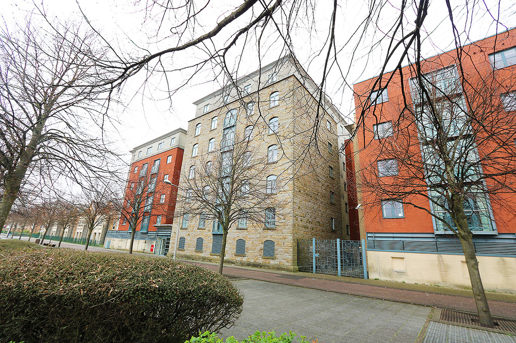 Martin Co Cardiff 2 Bedroom Flat Let In The Granary