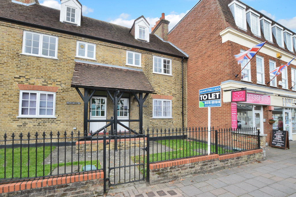 Martin & Co Camberley 1 bedroom Apartment Let in High Street, Bagshot