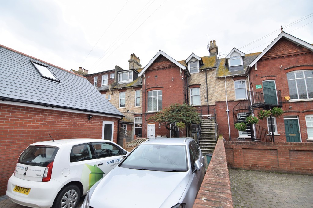 Martin & Co Weymouth 2 bedroom Apartment Let in Greenhill, Weymouth