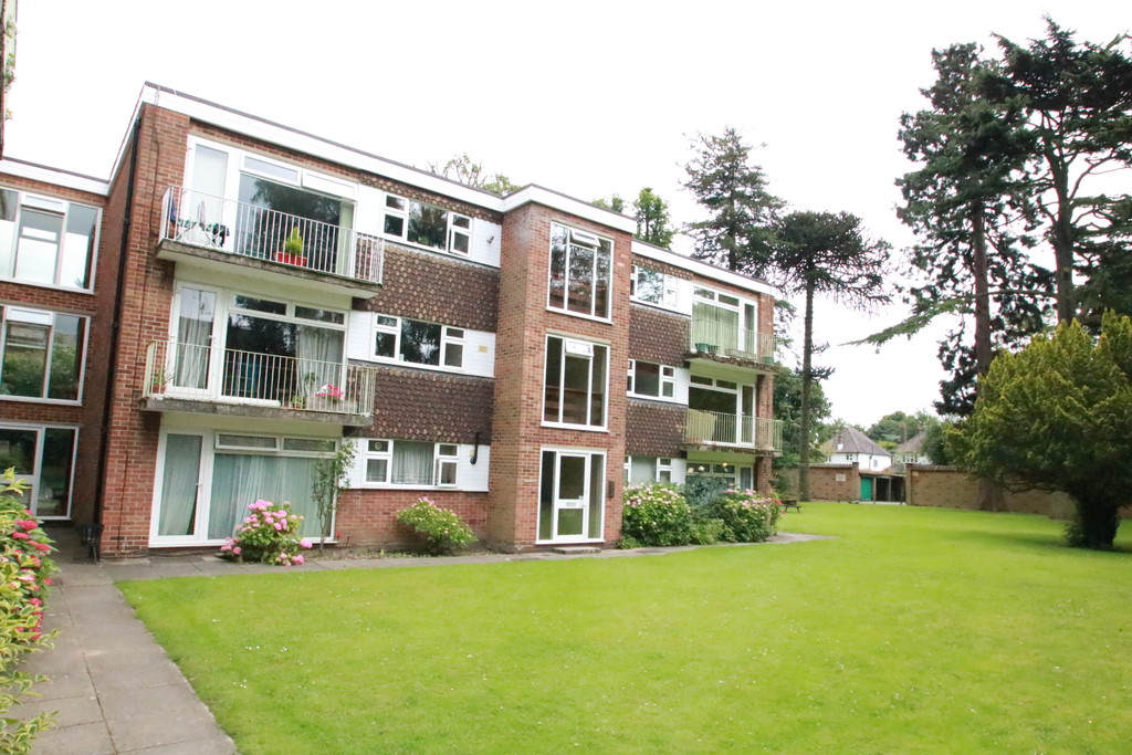 Martin & Co Croydon 2 bedroom Flat To Let in Warham Road, South Croydon