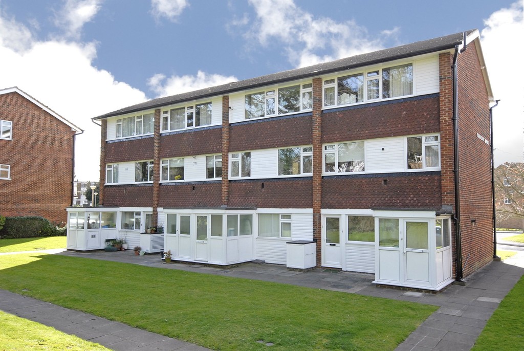 Martin & Co Beckenham 2 bedroom to rent in Abbey Park, Beckenham BR3 Martin & Co
