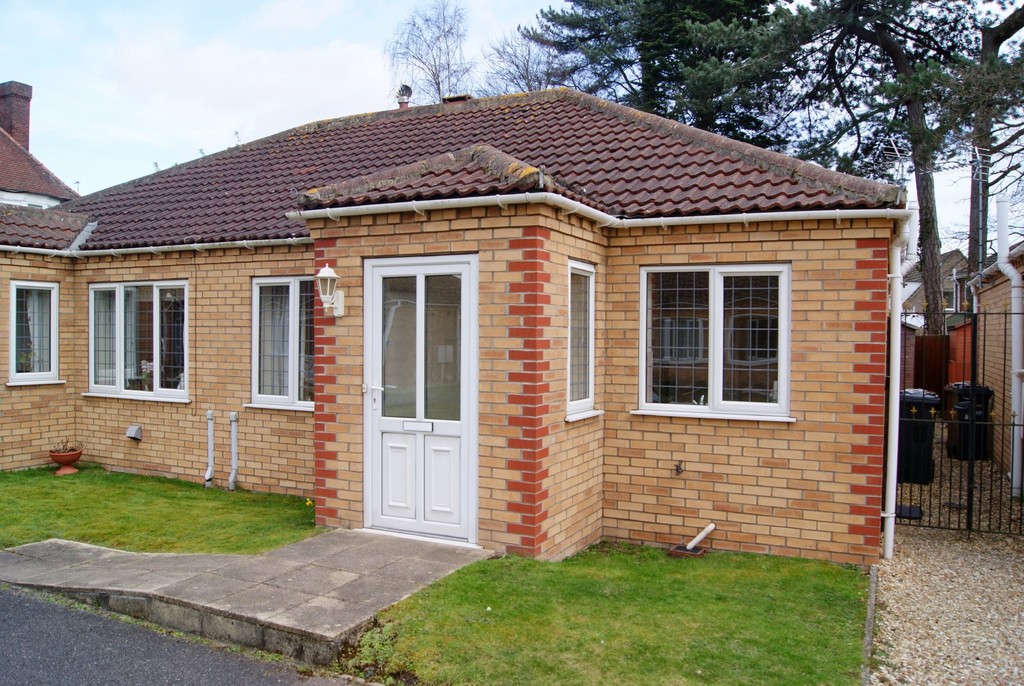 Martin & Co Lincoln 2 bedroom SemiDetached Bungalow Let in Swallow