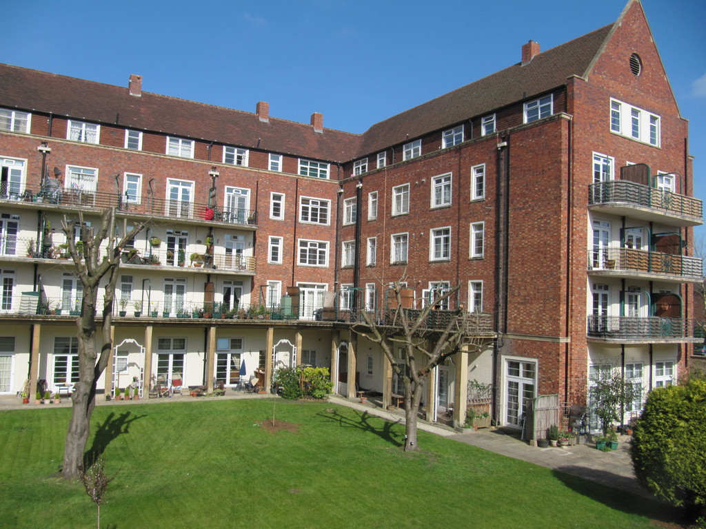 Martin & Co Worcester 1 bedroom Flat Let in Norbury House, Droitwich