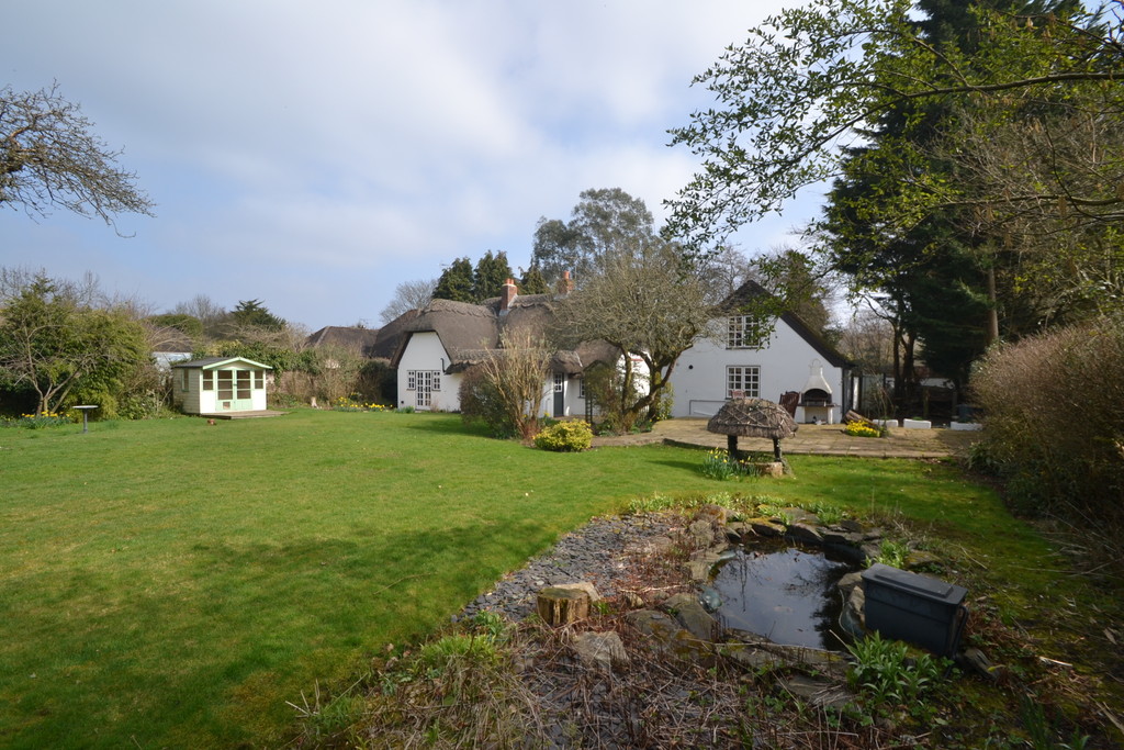 Martin & Co Ringwood 3 bedroom Cottage Let in South Gorley, Fordingbridge