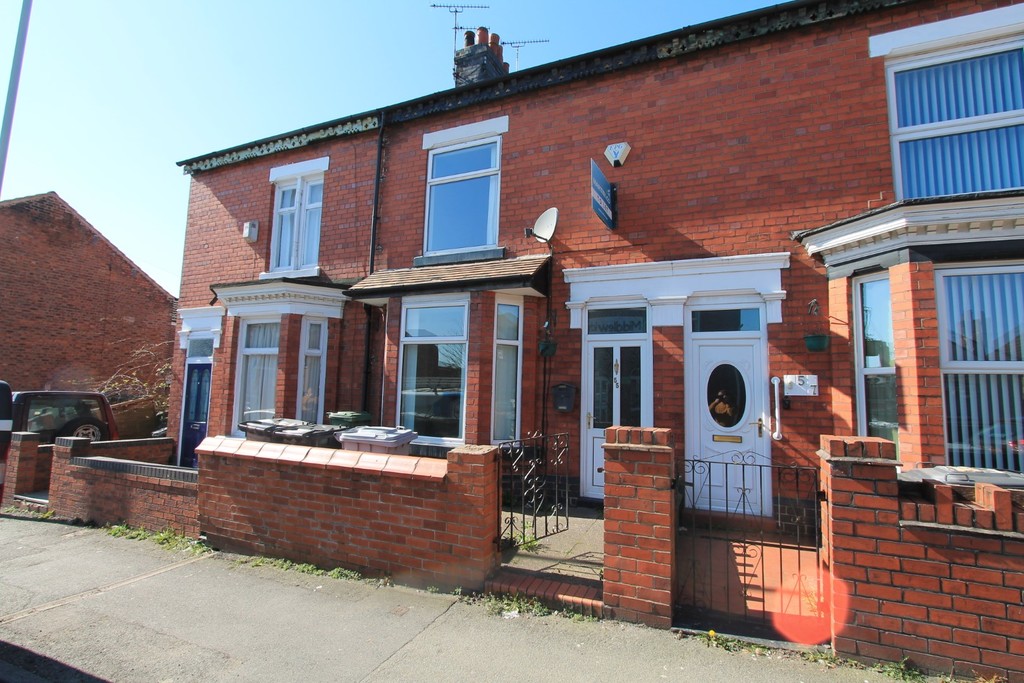 Martin & Co Crewe 3 bedroom Terraced House Let in Middlewich Street