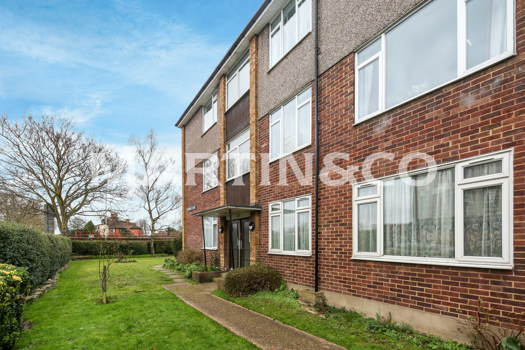 Martin & Co Wanstead 2 bedroom Flat Let Agreed in Hardwick Court