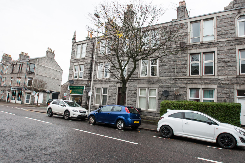 Martin & Co Aberdeen 1 bedroom Studio Let in Midstocket Road, Aberdeen