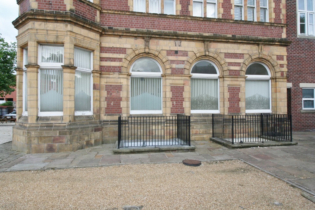 Martin & Co Pontefract 1 bedroom Ground Floor Flat Let in Queens Hotel