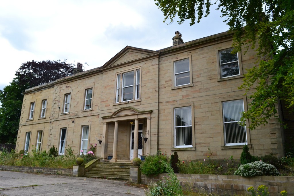Martin & Co Huddersfield 18 bedroom Detached House Let in Lascelles