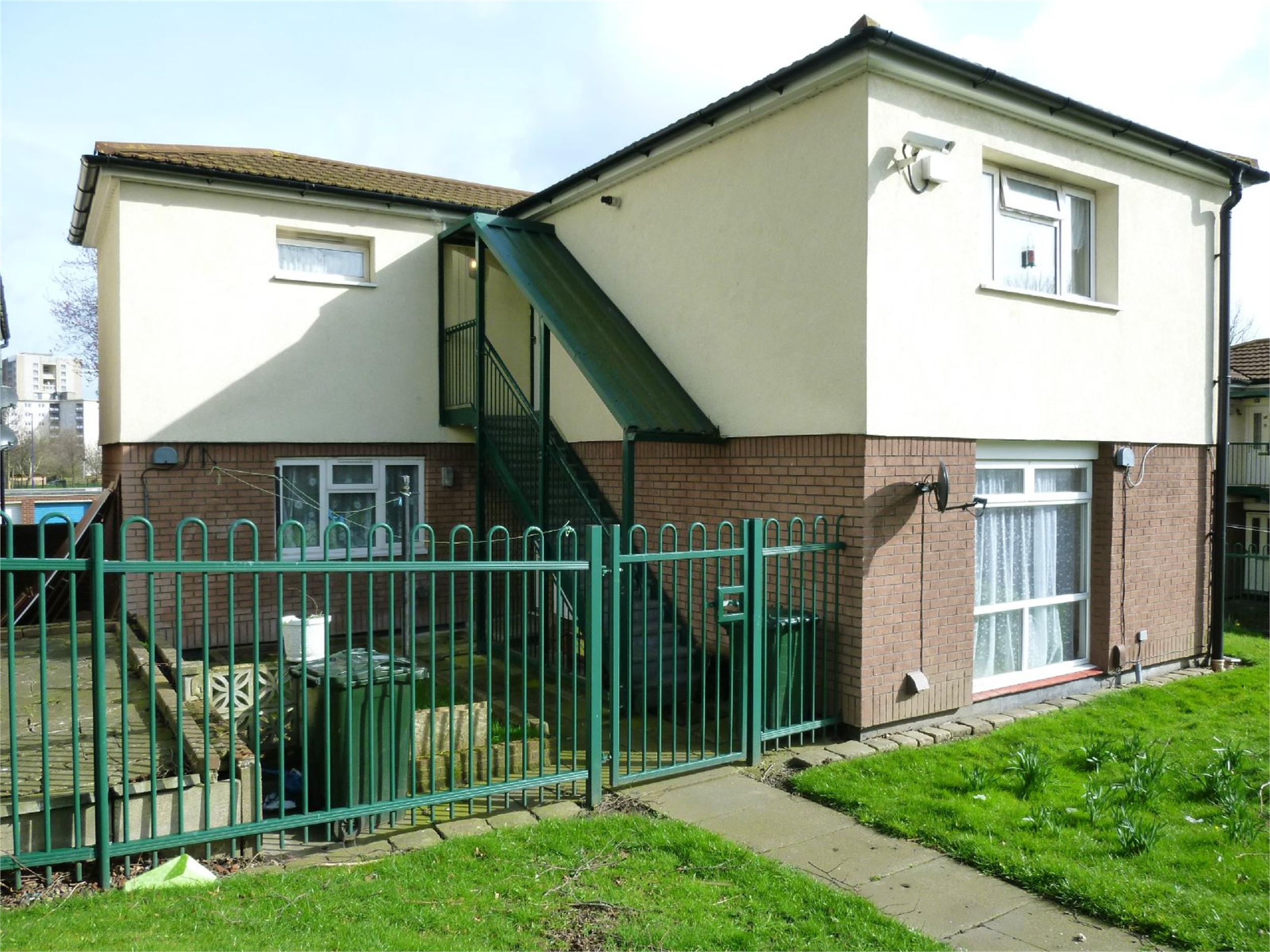 Whitegates Bradford 2 bedroom Flat For Sale in Hawkshead Walk, Bradford