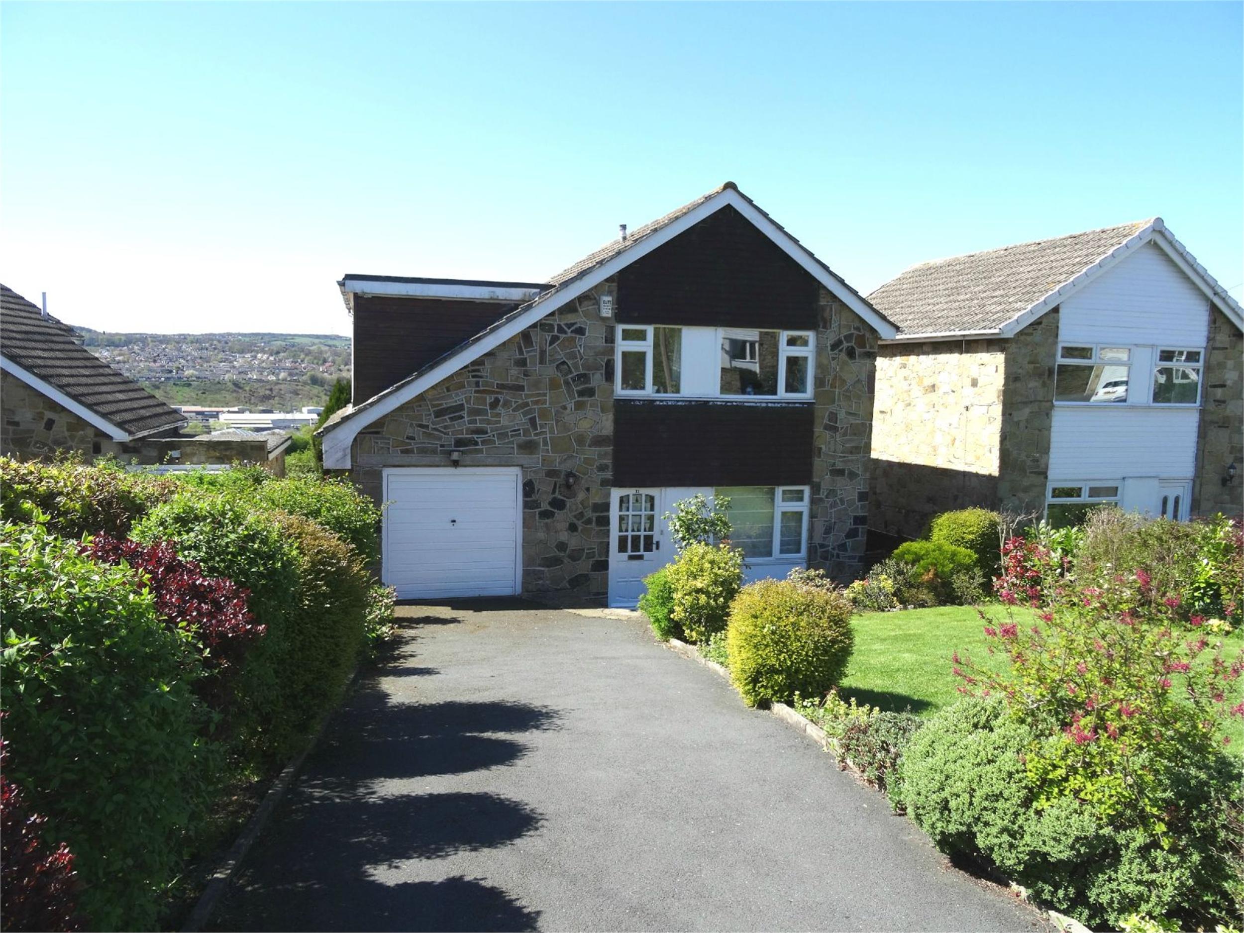 Whitegates Brighouse 4 bedroom Detached House For Sale in Savile Close