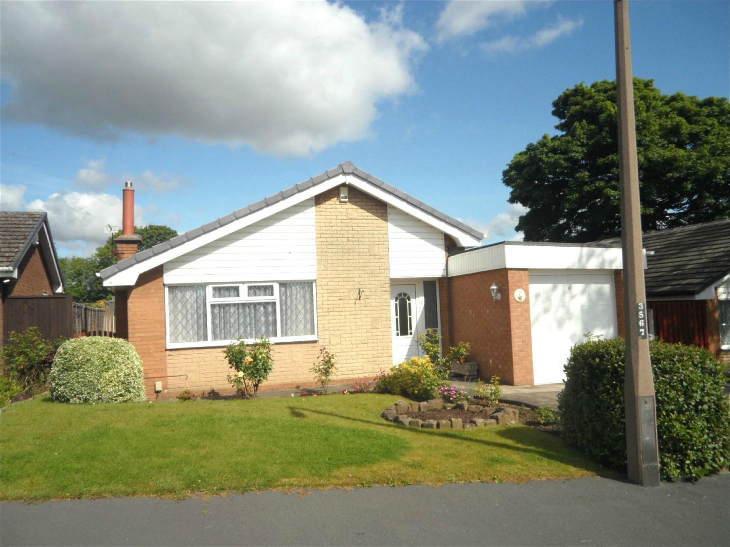 Whitegates Brighouse 3 bedroom Detached Bungalow SSTC in Foxcroft Drive
